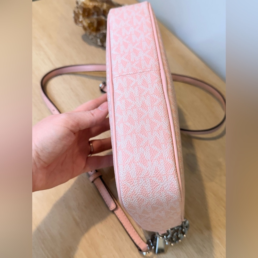 Michael Kors Pink Logo Crossbody Bag Saffiano Leather Camera Bag Like New - Picture 5 of 9